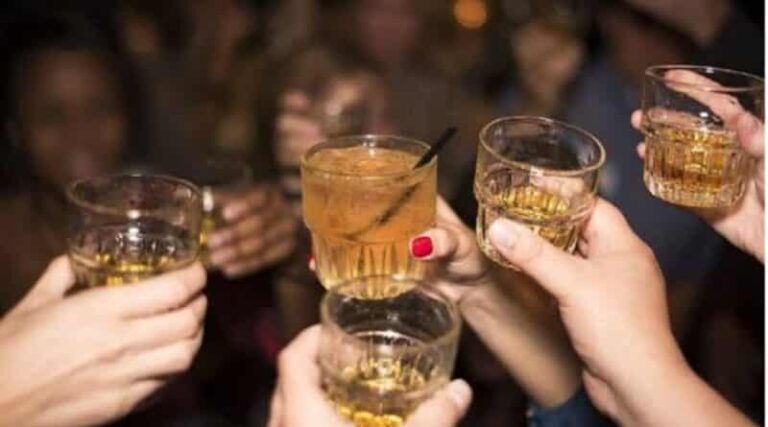 उजियारपुर पुलिस ने शराब के नशे में धूत तीनों को गिरफ्तार किया